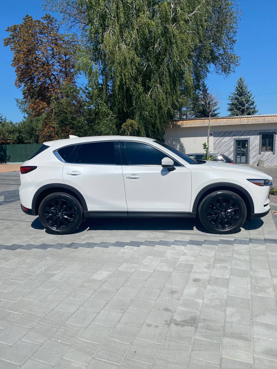 Mazda CX-5 вид збоку